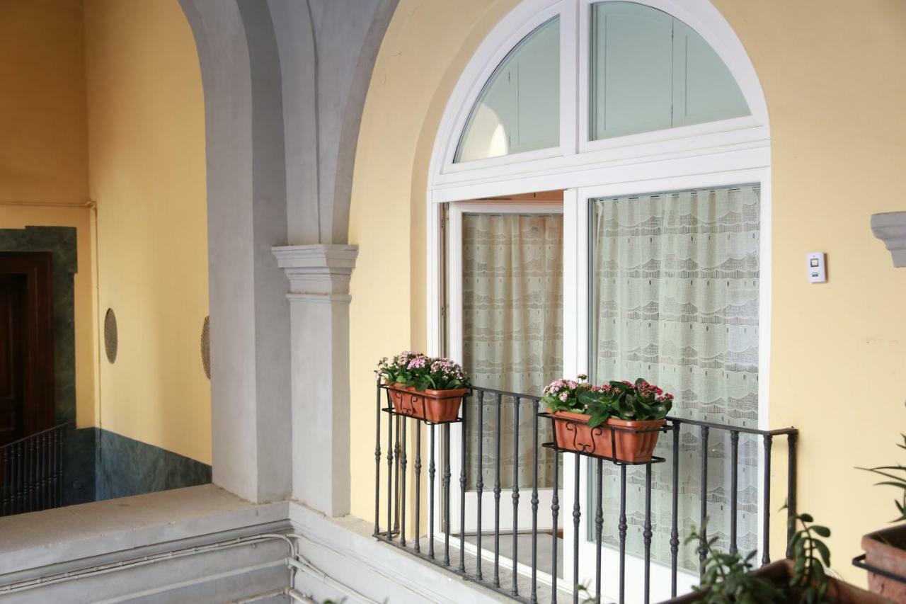 Bed and Breakfast Sarracino Relais Nápoles Exterior foto